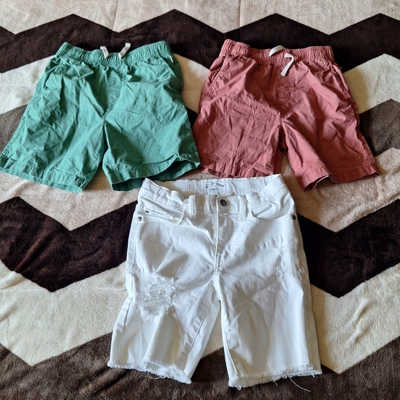 Bundle of boy's shorts - size 8 - Picture 1 of 2